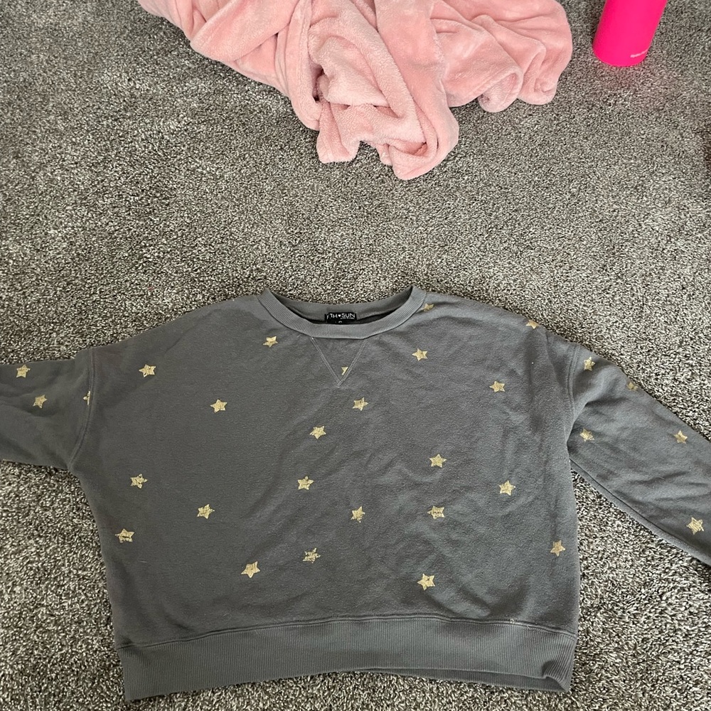 Women’s star sweatshirt!